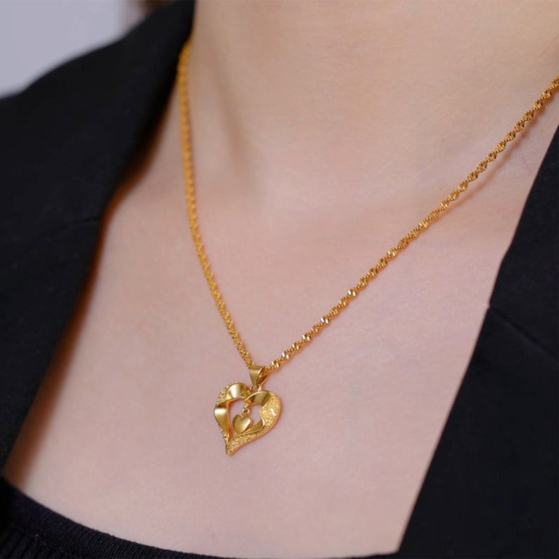 Heart-shaped gold-plated necklace