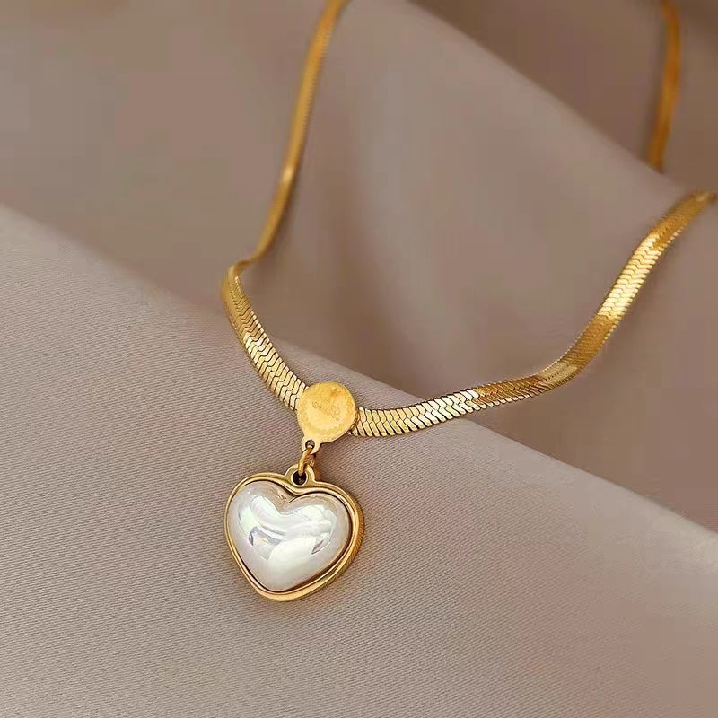 Heart-shaped pearl necklace