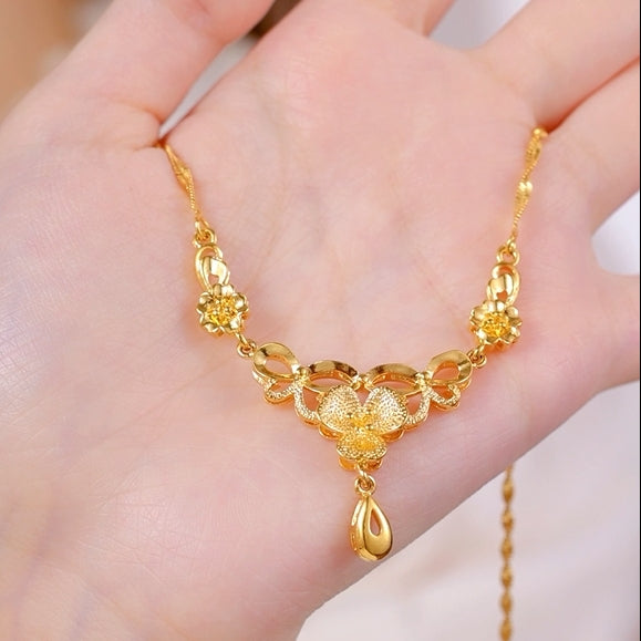 Teardrop-shaped gold-plated necklace