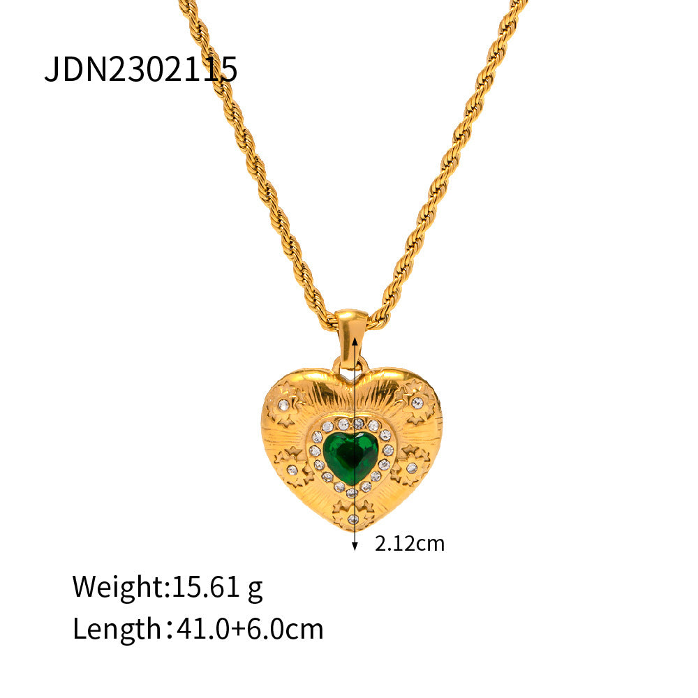 Heart-shaped emerald pendant necklace